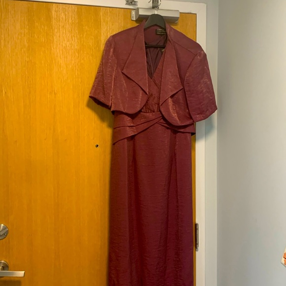 Oblique purple long formal dress with jacket - Picture 3 of 6